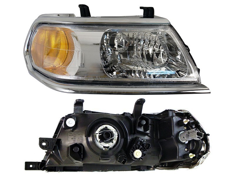 Фара Mitsubishi Pajero Sport 04-08 / Montero Sport 00-05 (Справа / Галоген / С электрокорректором)