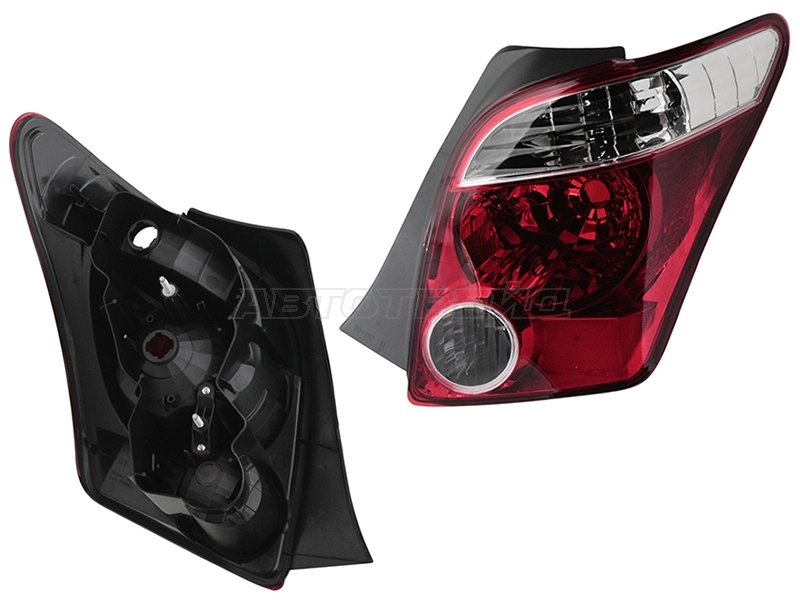 Фонарь задний Toyota Ist 05-07 (Справа)