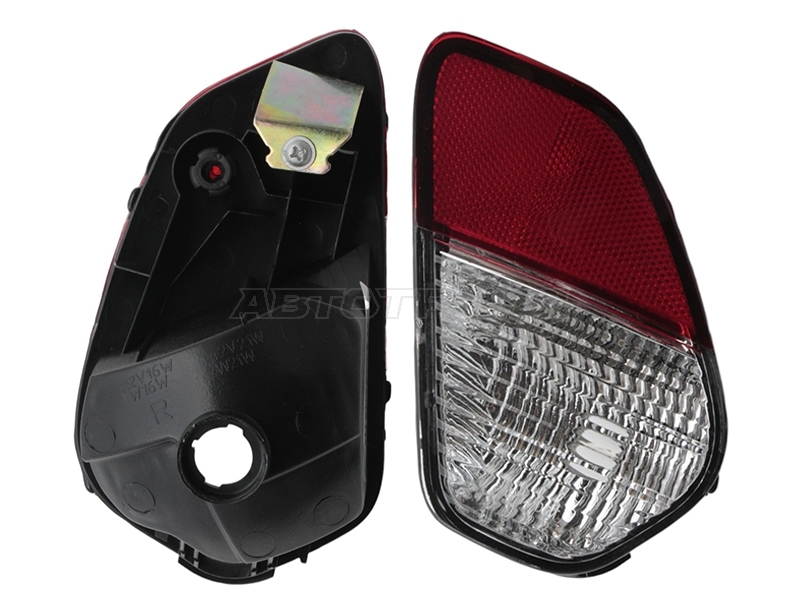 Фонарь в задний бампер Mitsubishi Outlander 15-22 (Справа)