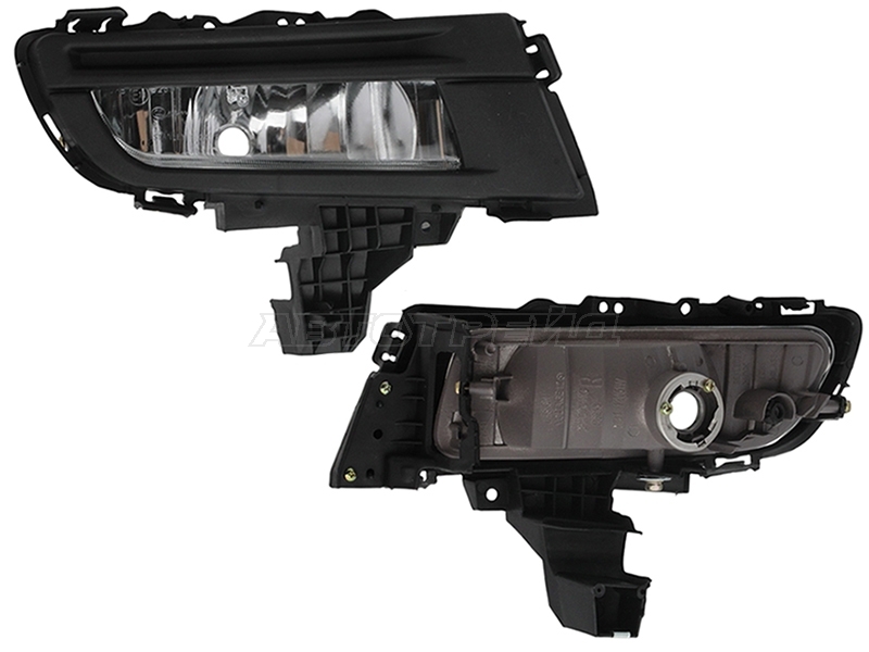 Фара противотуманная (Справа / 4D SED) Mazda 3 06-09 / Axela 06-09