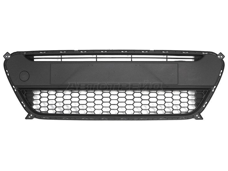 Решетка в бампер Kia Picanto 11-15 (Комплектация под буксировочный крюк)