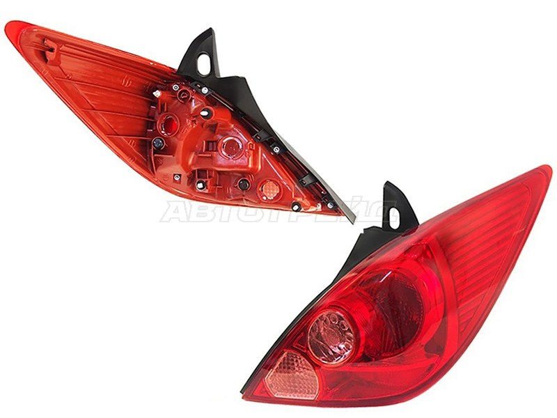 Фонарь задний Nissan Tiida 04-10 (Справа / 5D HBK)