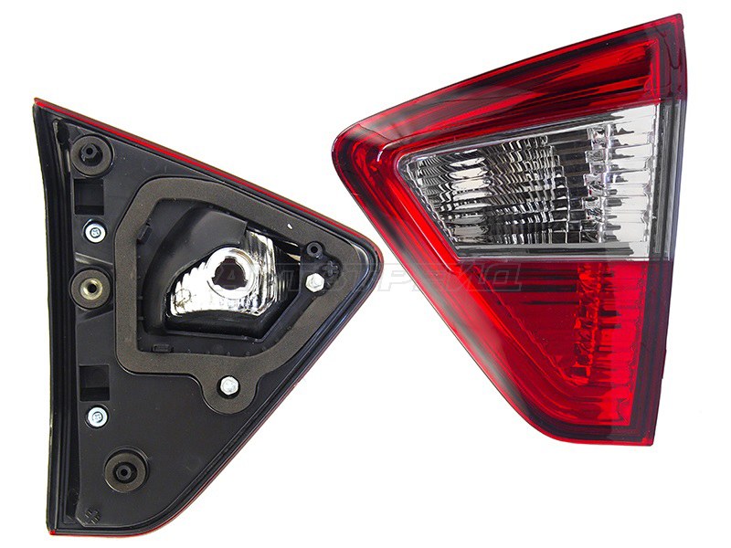 Фонарь в крышку багажника Nissan Terrano 14-22 (Справа)